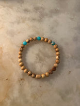 Laden Sie das Bild in den Galerie-Viewer, Palo Santo Andenopal Armband L
